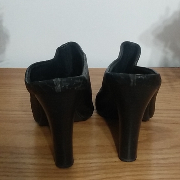 Black American Eagle Peep Toe Heels - Picture 5 of 7